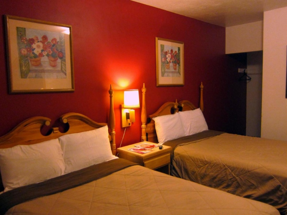 Mac's Motel Image 12