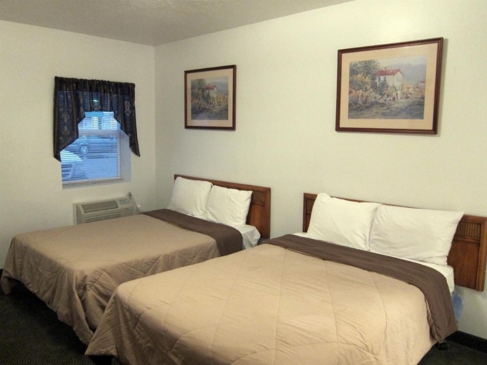 Mac's Motel