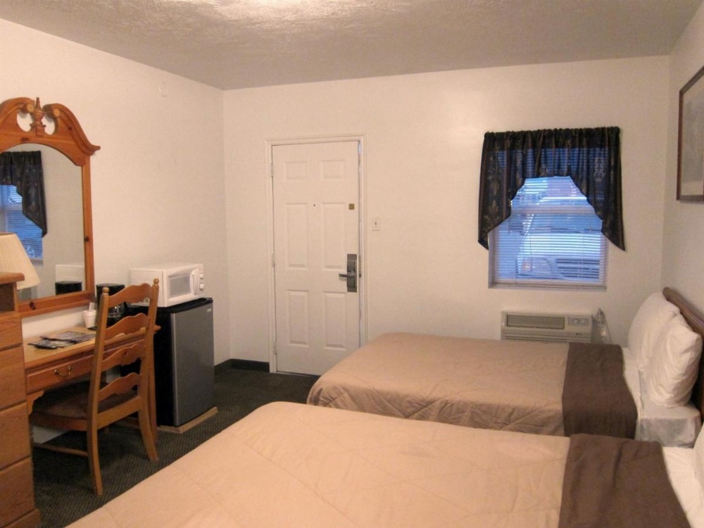 Mac's Motel Image 6
